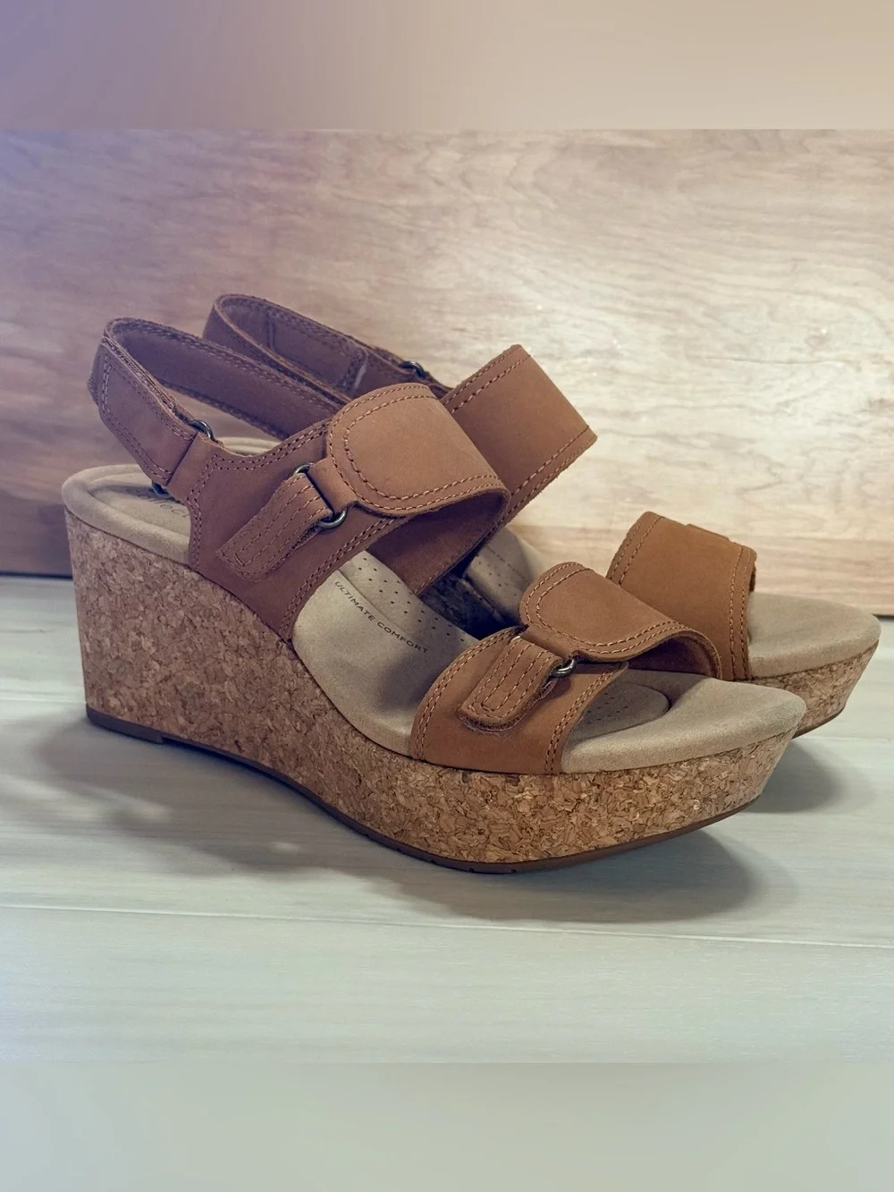 Clark’s women’s tan rose lane wedges size 7.5